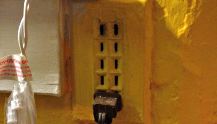 five-plug outlet