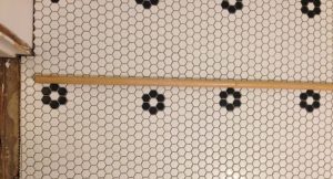 tile wasnt installed in a straight line