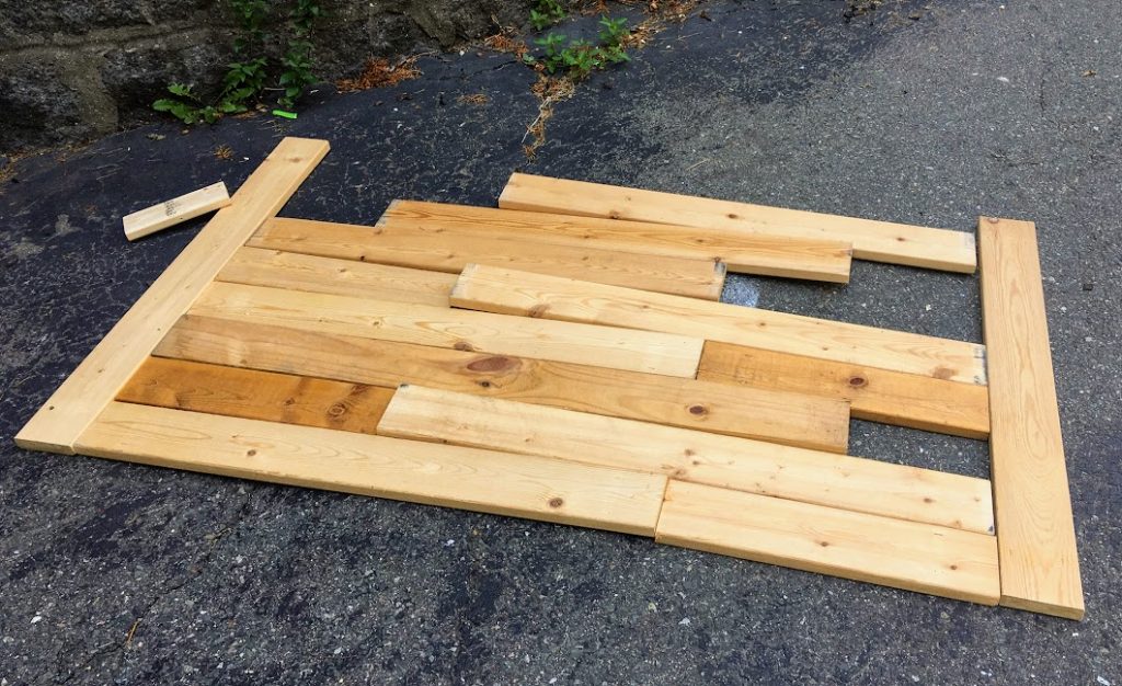 diydeskstaggeredplanks House and Hammer